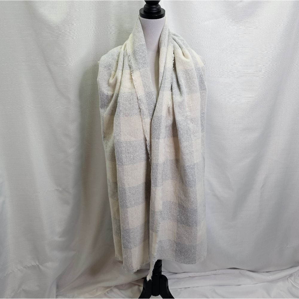 Old Navy Gray and Cream Plaid Winter Scarf